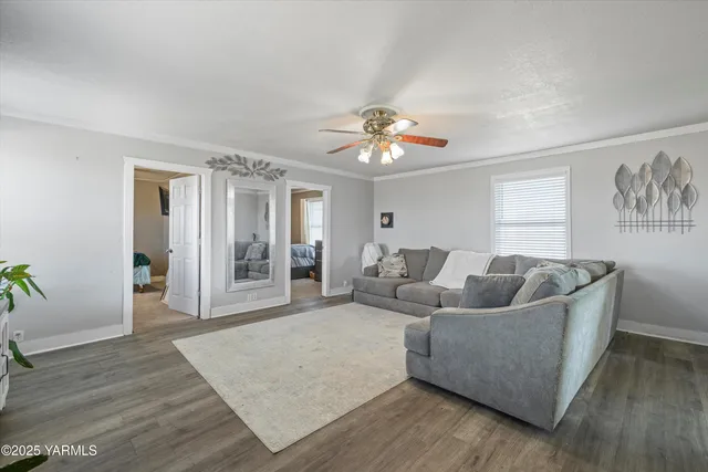 $399,900 | 300 East Martin Lane, Toppenish, WA 98948