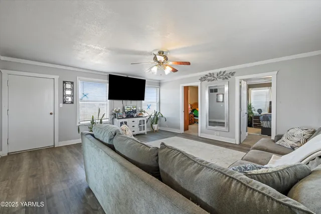 $399,900 | 300 East Martin Lane, Toppenish, WA 98948