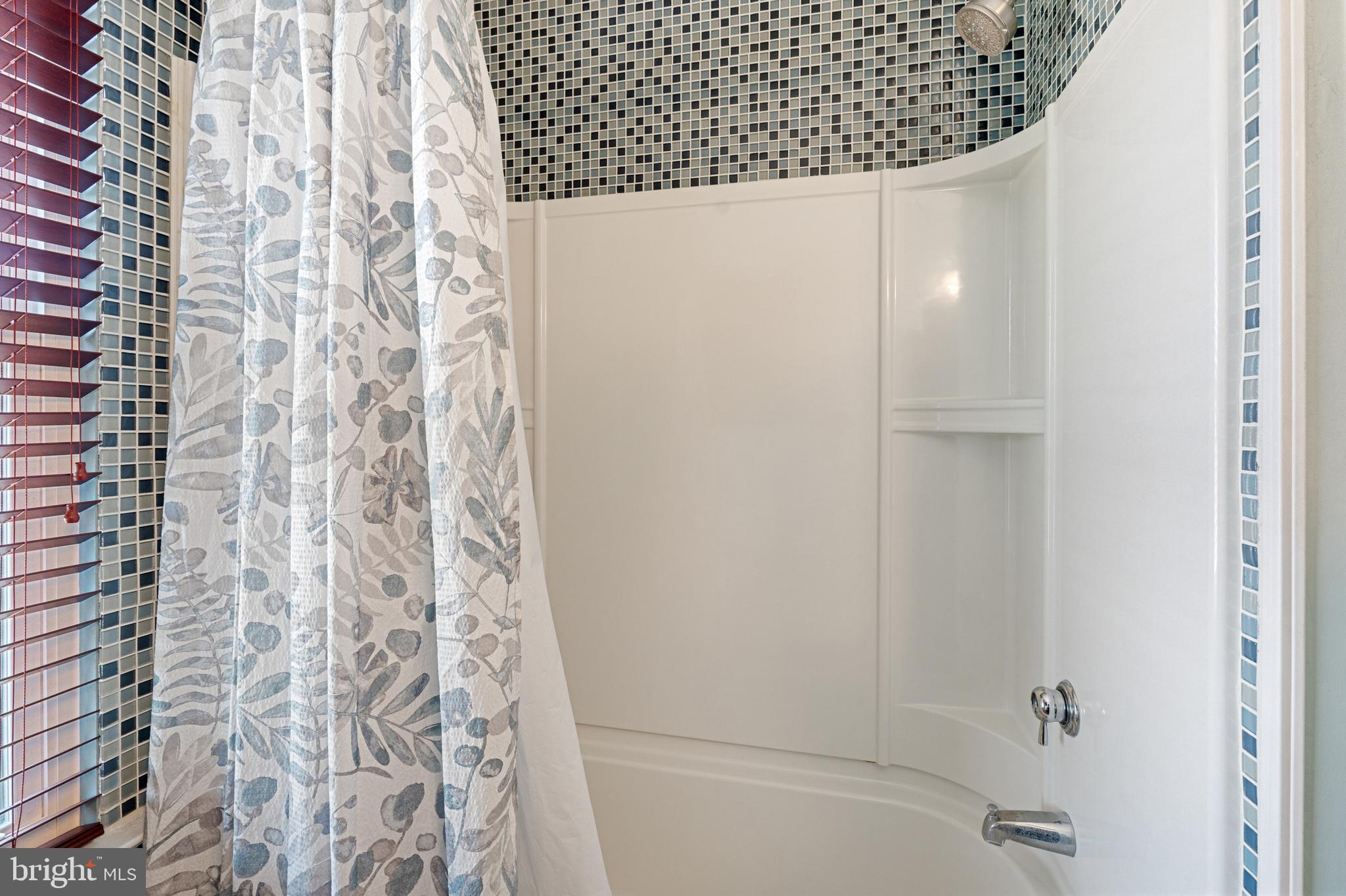 4968 Cabin Run Road Pipersville, PA 18947 - Photo 19 of 33 2nd floor hall bathroom