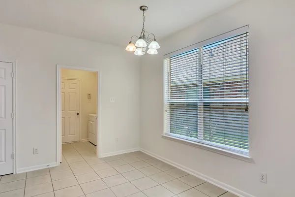 $3,900 | 22 North Queenscliff Circle, The Woodlands, TX 77382