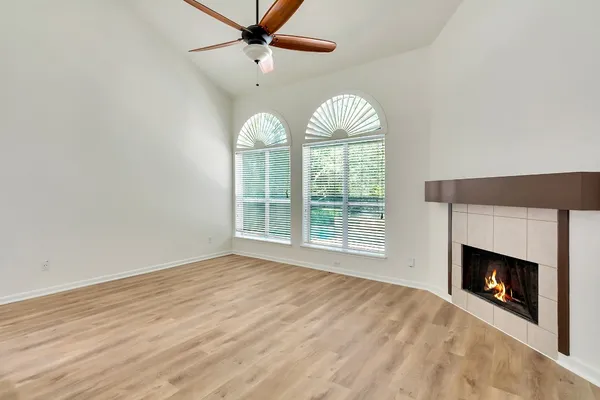 $3,900 | 22 North Queenscliff Circle, The Woodlands, TX 77382