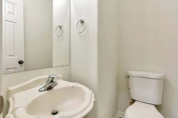 $3,900 | 22 North Queenscliff Circle, The Woodlands, TX 77382