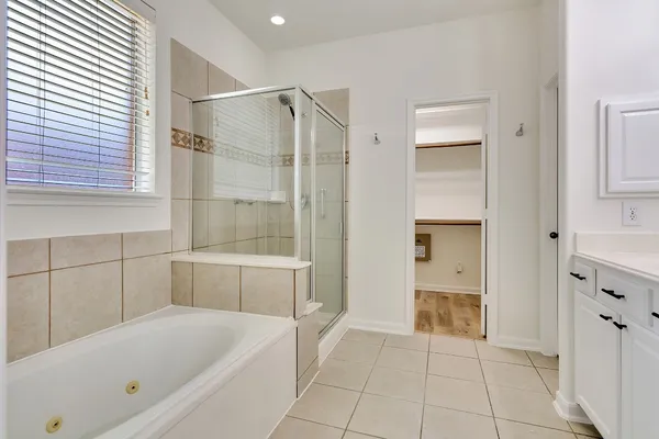 $3,900 | 22 North Queenscliff Circle, The Woodlands, TX 77382