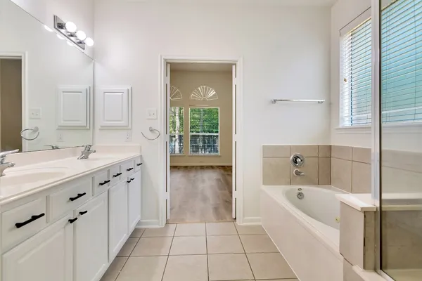$3,900 | 22 North Queenscliff Circle, The Woodlands, TX 77382