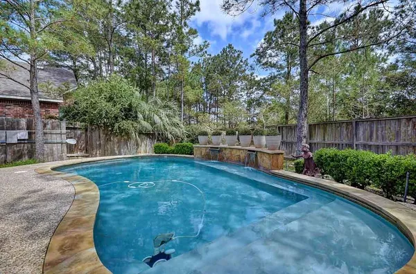 $3,900 | 22 North Queenscliff Circle, The Woodlands, TX 77382