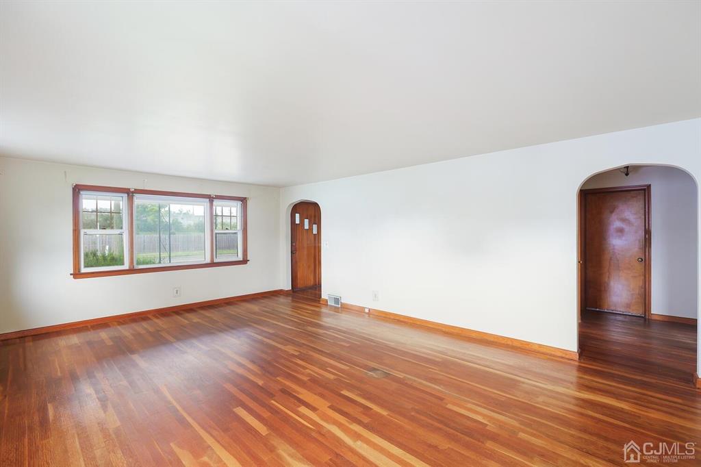 55 Frelinghuysen Avenue Raritan, NJ 08869 - Photo 8 of 26 Gallery Image 8