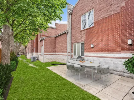$729,500 | 11 Manchester Lane, Elmhurst, IL 60126