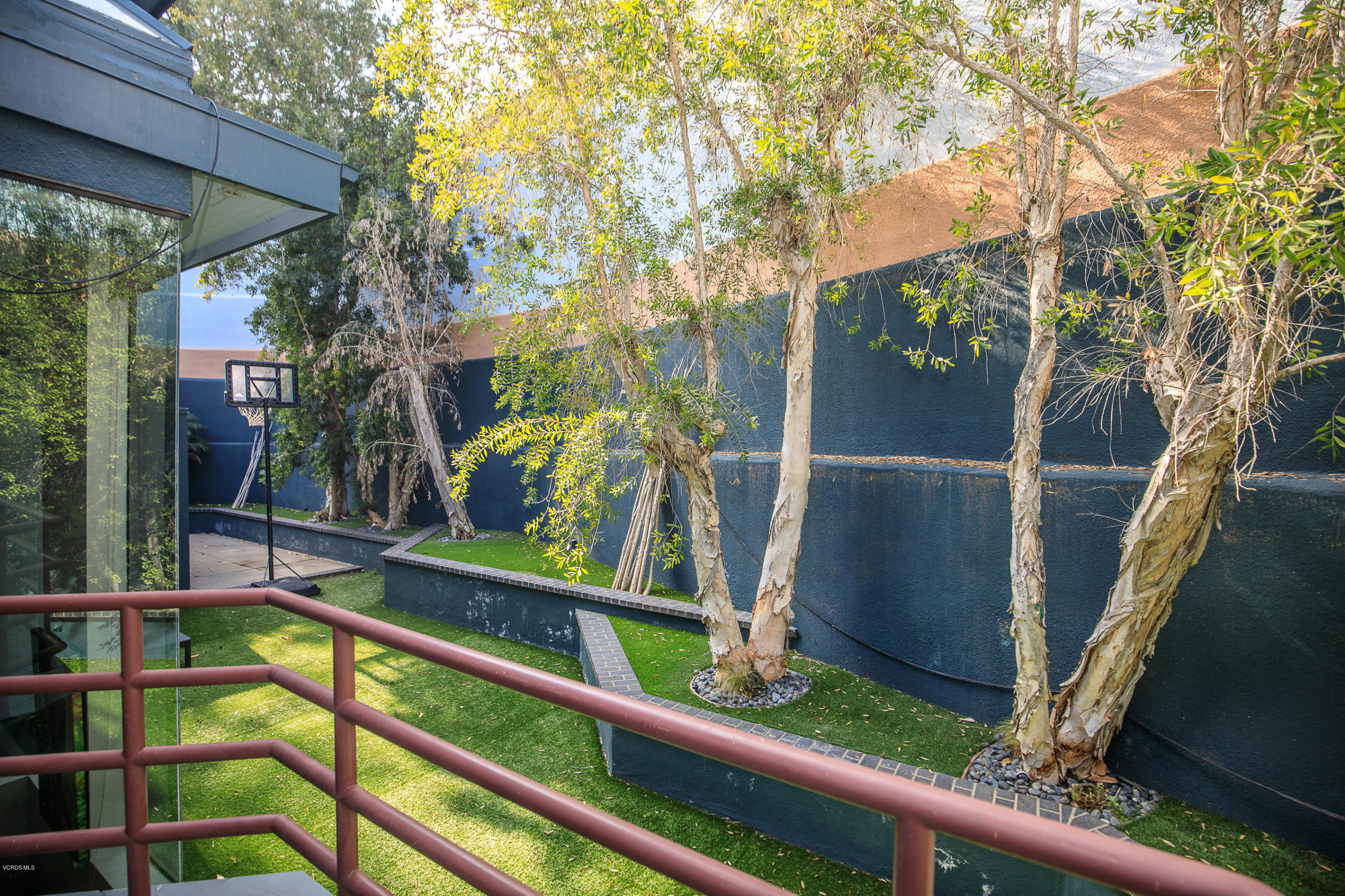 2001 Roscomare Road Los Angeles, CA 90077 - Photo 45 of 52 a view of outdoor space and yard