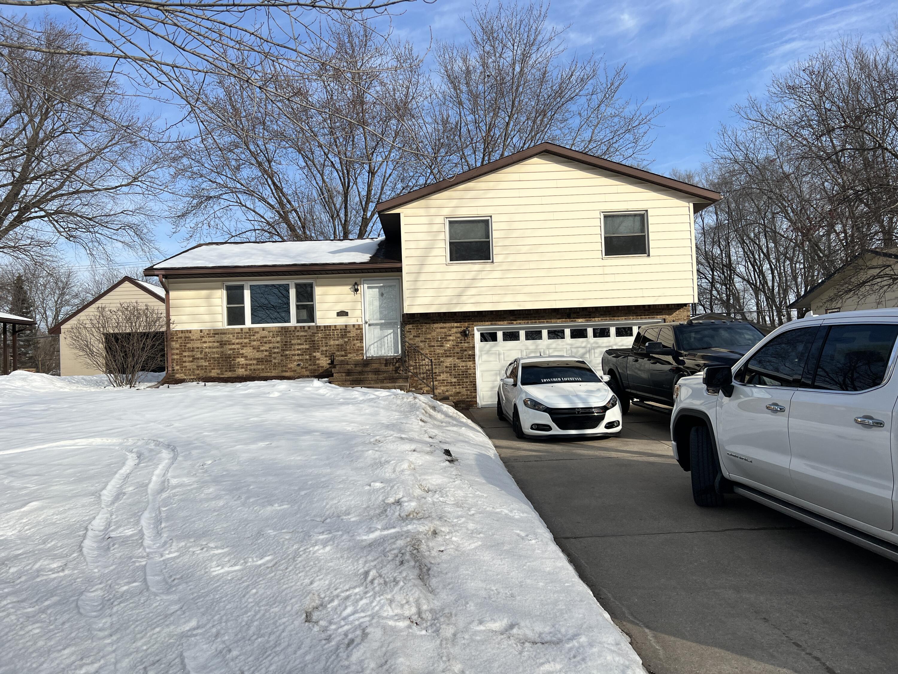 1371 County Rd SS Onalaska, WI 54650 - Photo 1 of 1 1 front