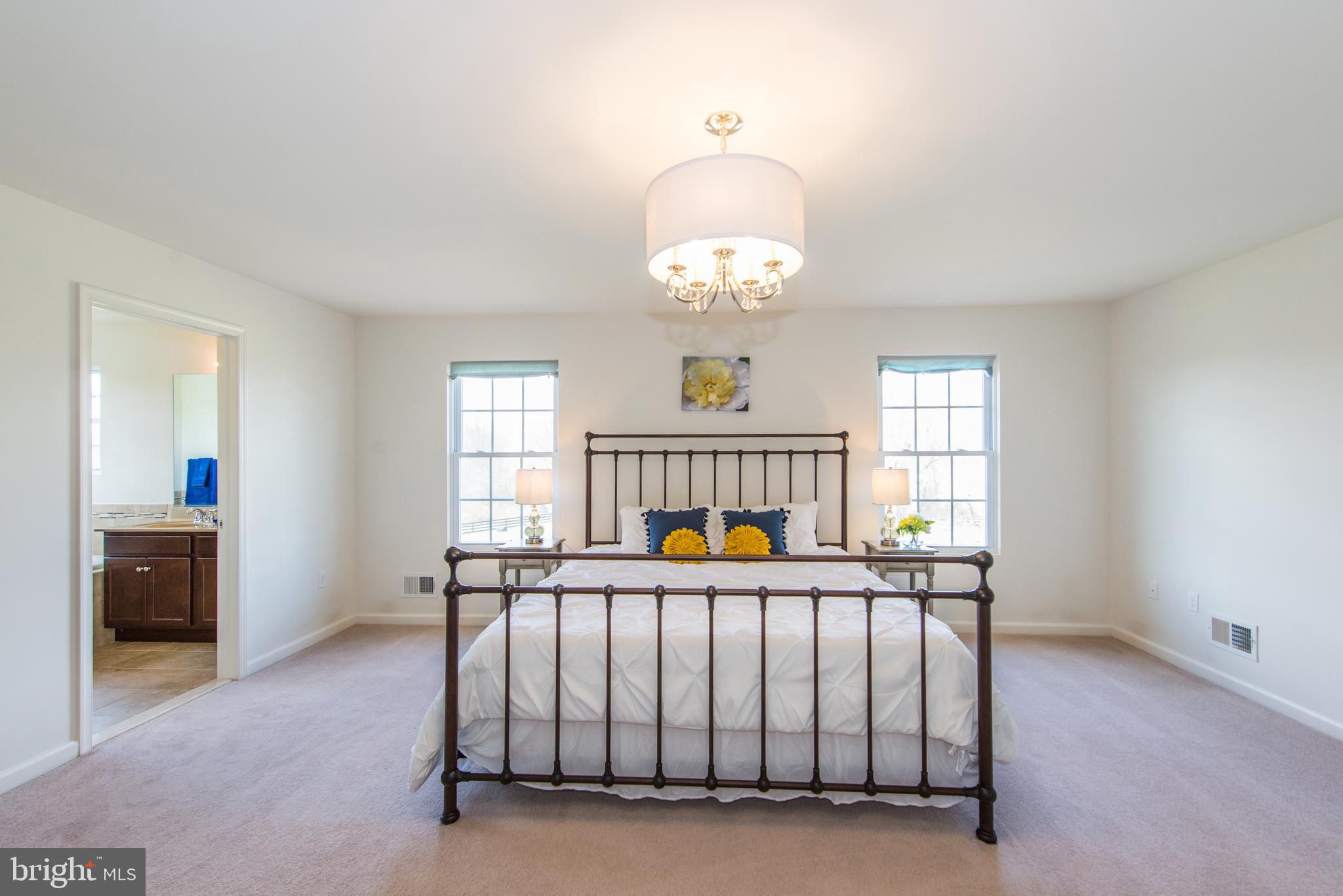65 Island Road Columbus, NJ 08022 - Photo 20 of 39 Master Bedroom Suite