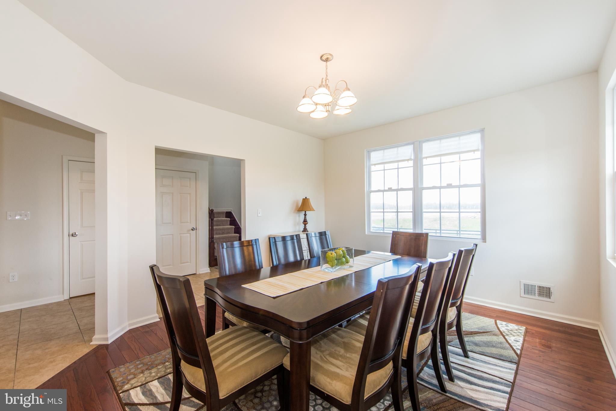 65 Island Road Columbus, NJ 08022 - Photo 3 of 39 Separate but open dining room