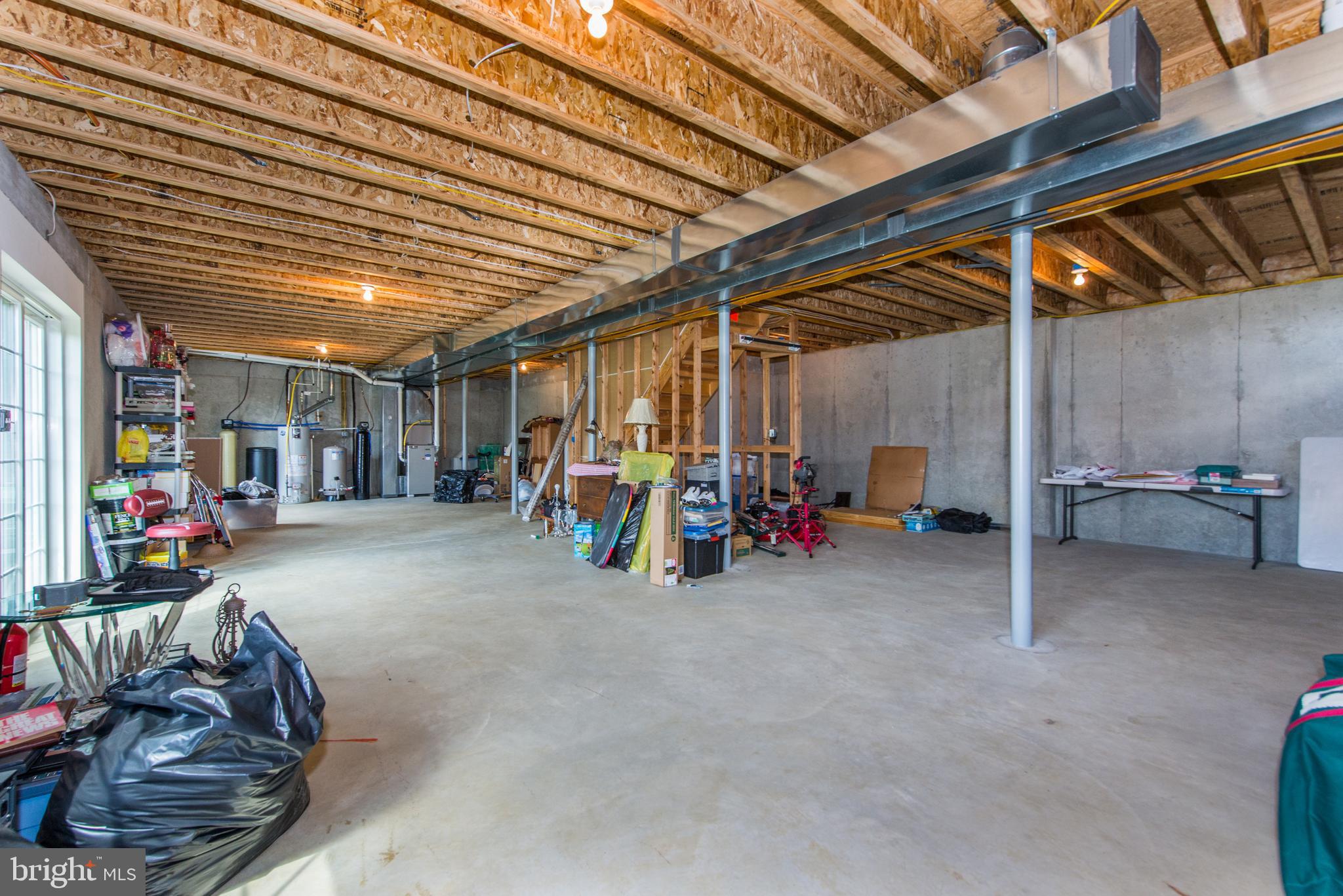 65 Island Road Columbus, NJ 08022 - Photo 31 of 39 9 foot basement ceilings