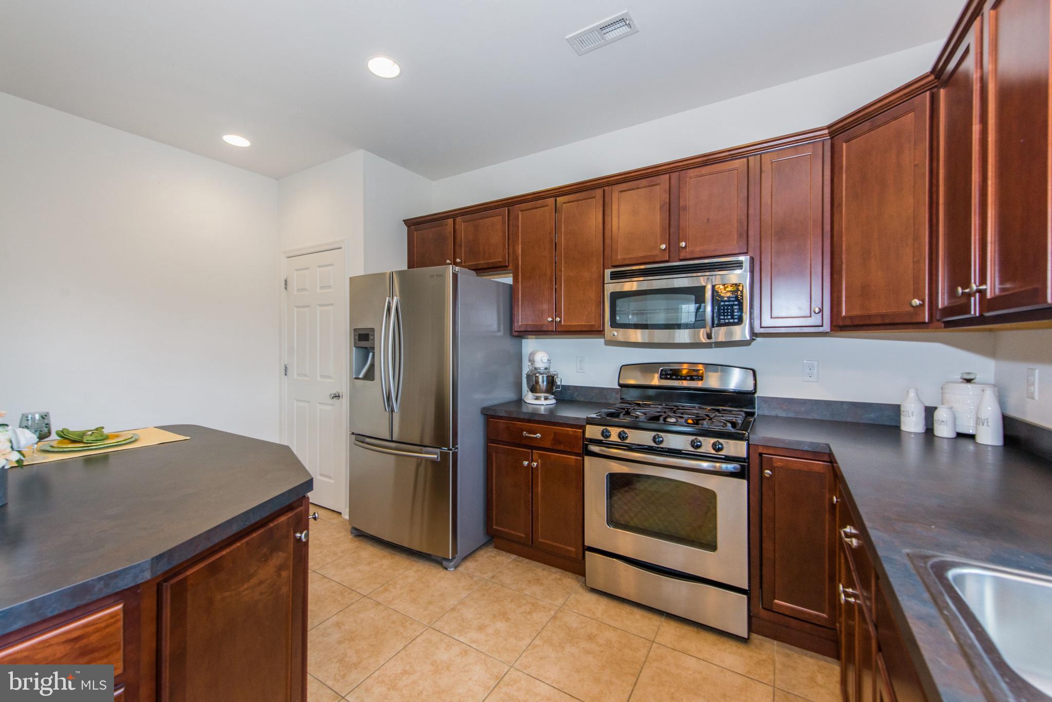 65 Island Road Columbus, NJ 08022 - Photo 6 of 39 Stainless Steel Appliances