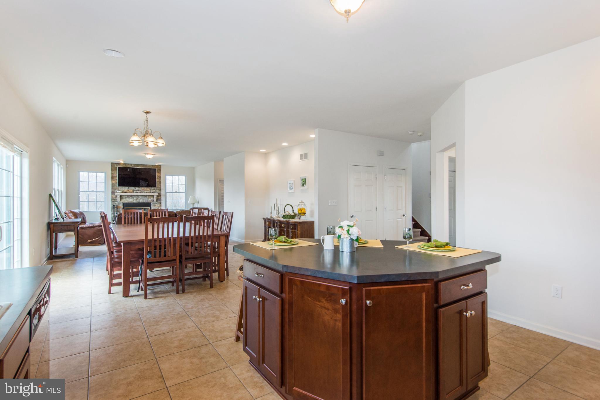 65 Island Road Columbus, NJ 08022 - Photo 9 of 39 Open design with full view
