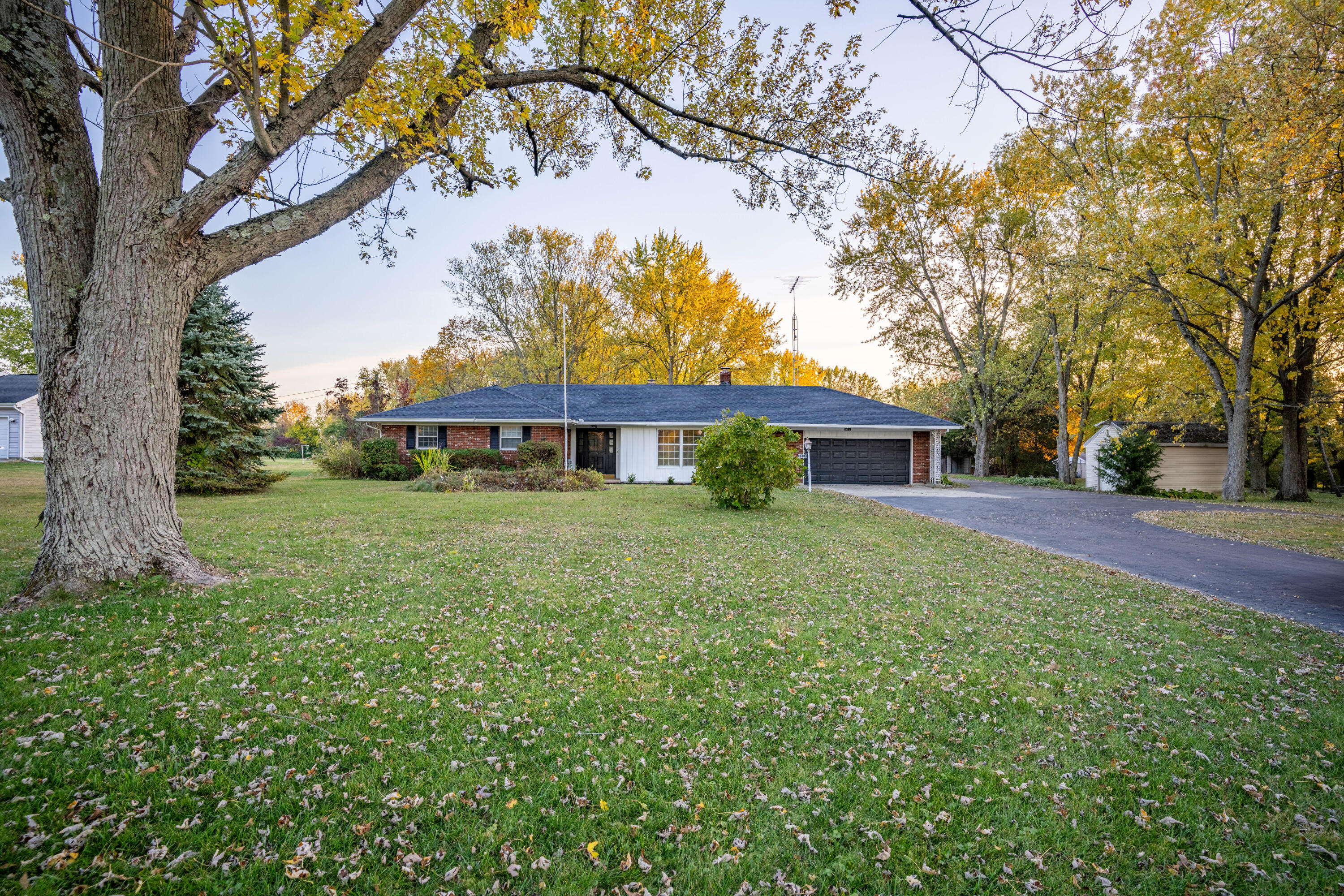 1301 Gearhart Road Sidney, OH 45365 - Photo 4 of 38