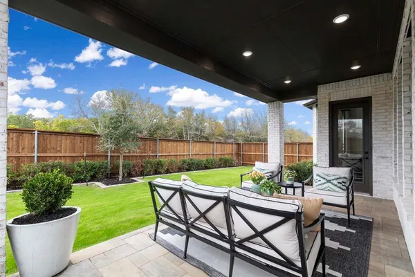 $670,990 | 5113 Westhaven Circle, Denison, TX 75020