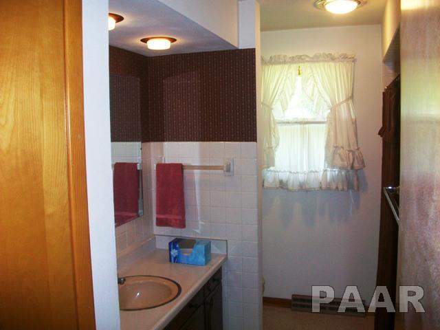 137 Harvester Road Canton, IL 61520 - Photo 31 of 35 Gallery Image 31