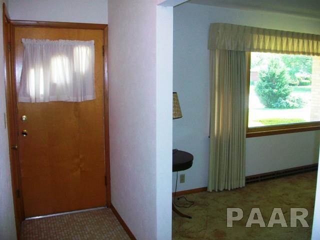 137 Harvester Road Canton, IL 61520 - Photo 4 of 35 Gallery Image 4