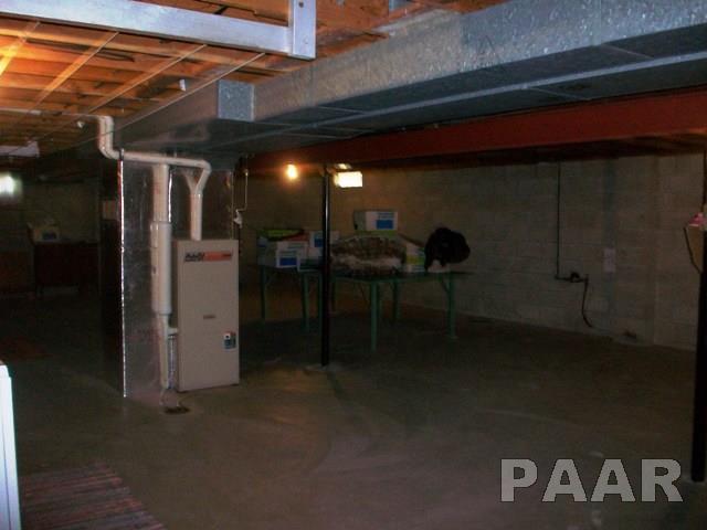 137 Harvester Road Canton, IL 61520 - Photo 8 of 35 Gallery Image 8