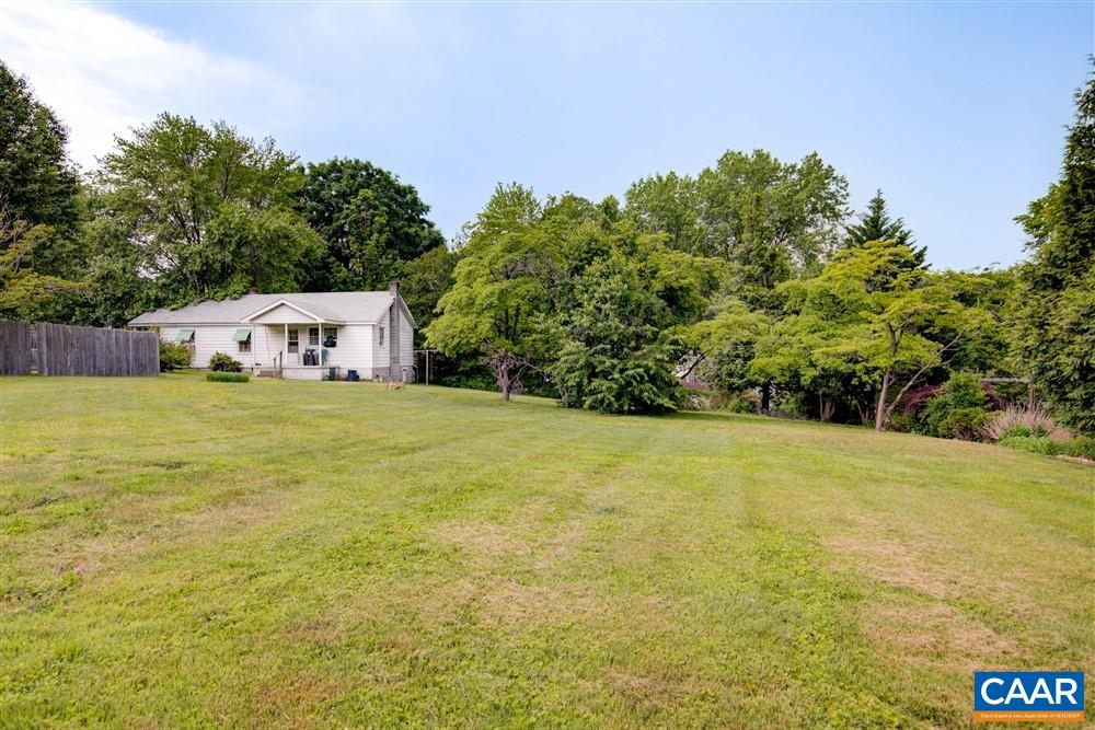 305 Harris Road Charlottesville, VA 22903 - Photo 3 of 10 Gallery Image 3