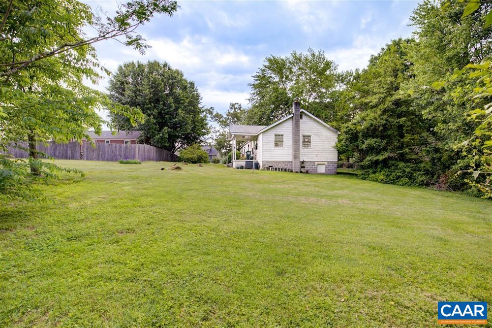 305 Harris Road Charlottesville, VA 22903 - Photo 4 of 10 Gallery Image 4