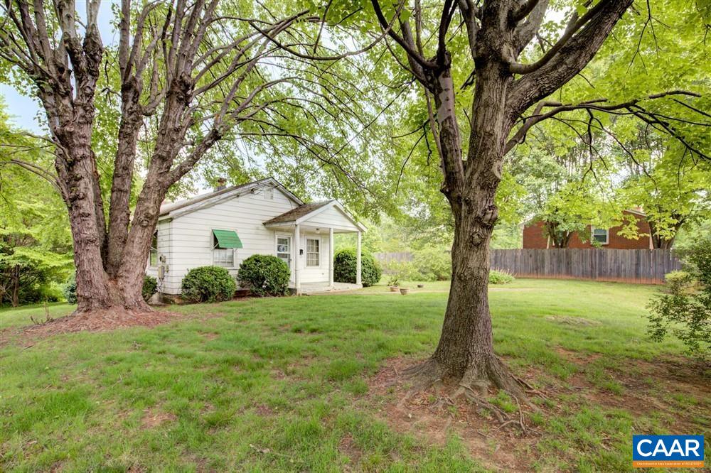 305 Harris Road Charlottesville, VA 22903 - Photo 7 of 10 Gallery Image 7