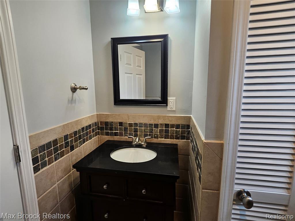 3221 Union Lake Road Commerce Township, MI 48382 - Photo 15 of 20