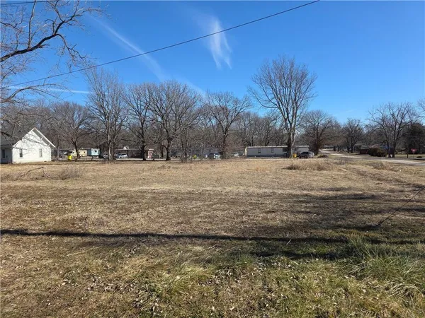 $15,000 | 131 South 8th Street, Quenemo, KS 66528
