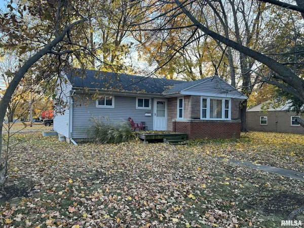 $99,900 | 101 West Barsi Boulevard, Macomb, IL 61455