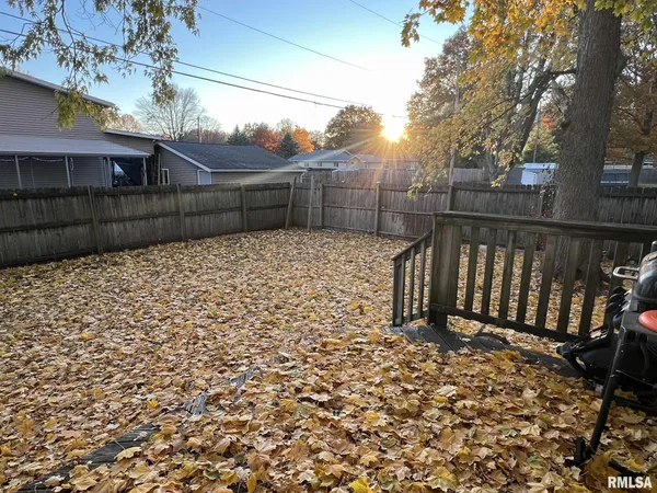 $99,900 | 101 West Barsi Boulevard, Macomb, IL 61455