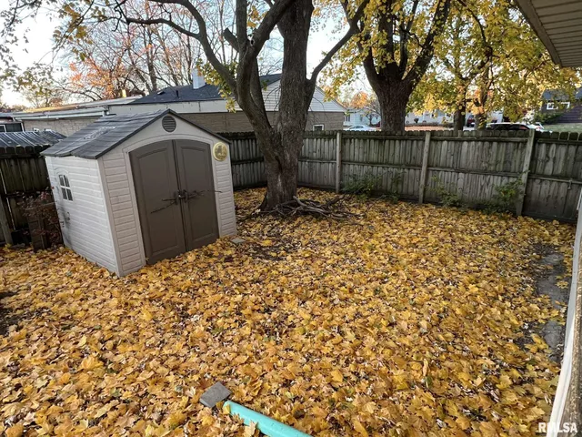 $109,000 | 101 West Barsi Boulevard, Macomb, IL 61455