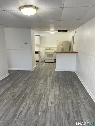 $1,550 | 166 Main Street, Unit 1, Deep River, CT 06417