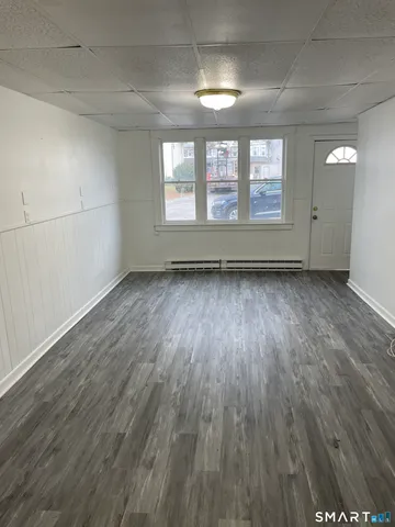 $1,550 | 166 Main Street, Unit 1, Deep River, CT 06417