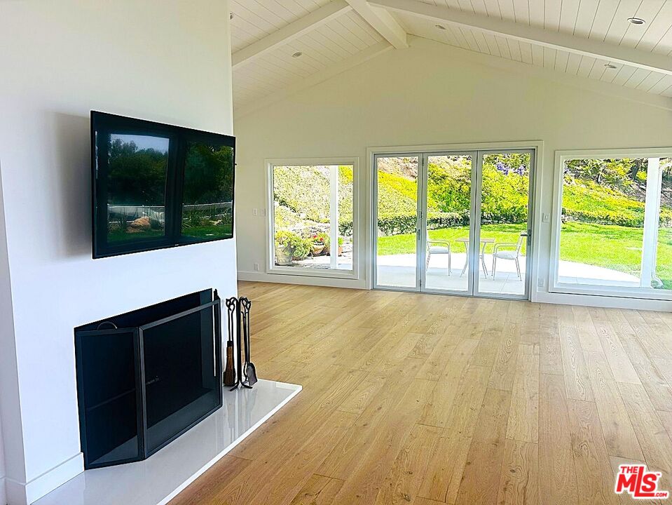 20645 Seaboard Road Malibu, CA 90265 - Photo 4 of 17