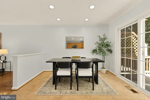 $650,000 | 8906 Royal Astor Way, Fairfax, VA 22031