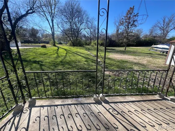 $229,900 | 19 Shumate Avenue, Maryland Heights, MO 63043