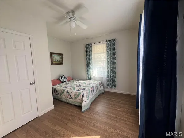 $229,900 | 19 Shumate Avenue, Maryland Heights, MO 63043