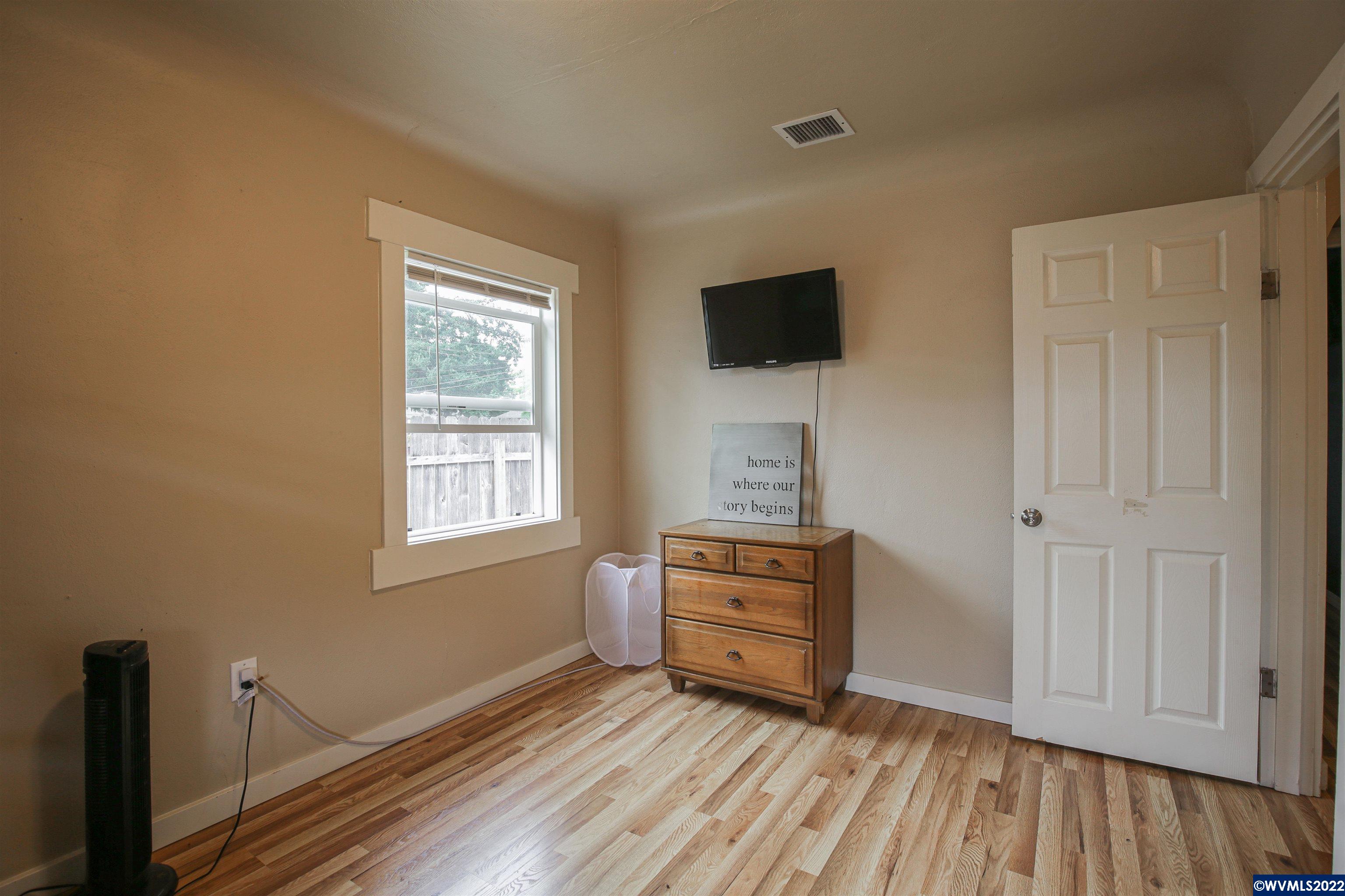 215 Southwest Jasper Street Dallas, OR 97338 - Photo 30 of 42 Gallery Image 30