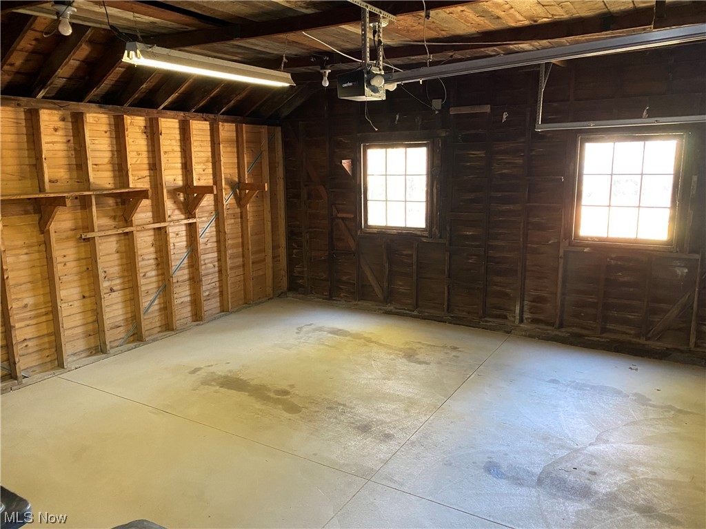 1147 Richmond Road Cleveland, OH 44124 - Photo 24 of 28 Garage featuring a garage door opener