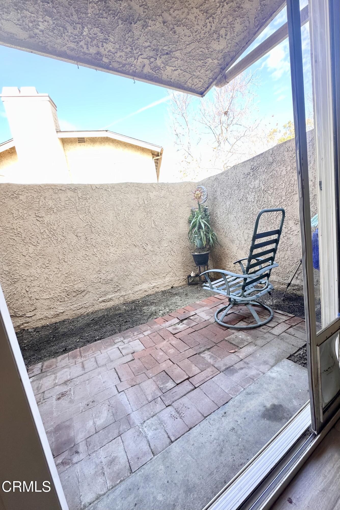 5212 Jefferson Square Oxnard, CA 93033 - Photo 11 of 12 a view of an outdoor seating area