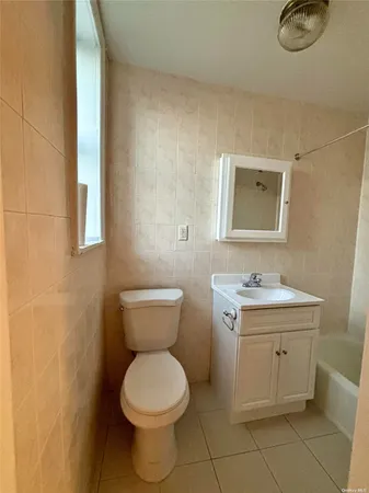 $1,300,000 | 20-50 Gates Avenue | Ridgewood