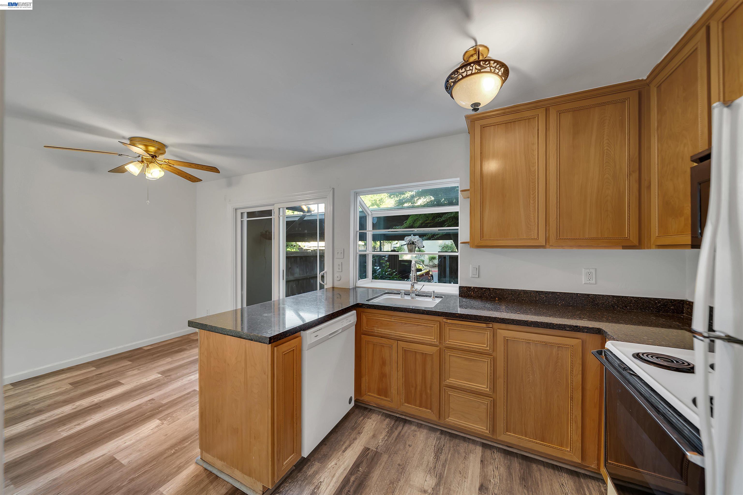 8848 La Riviera Drive, Unit B Sacramento, CA 95826 - Photo 10 of 27
