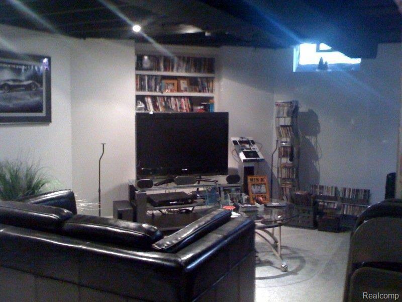 18179 Cornell Road Southfield, MI 48075 - Photo 22 of 30 photo.jpg