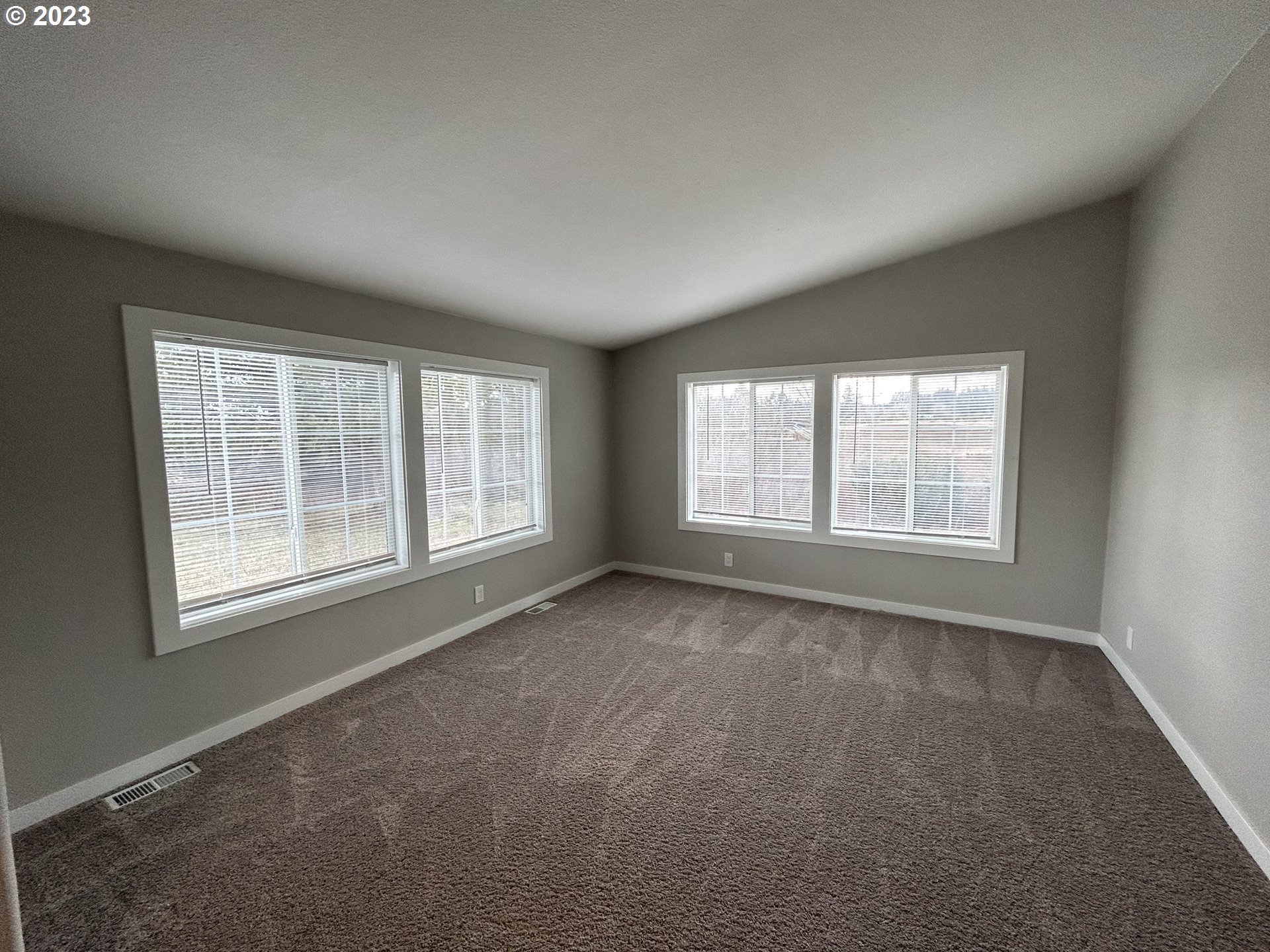 25192 South Mountain View Road Colton, OR 97017 - Photo 24 of 30 Family Room