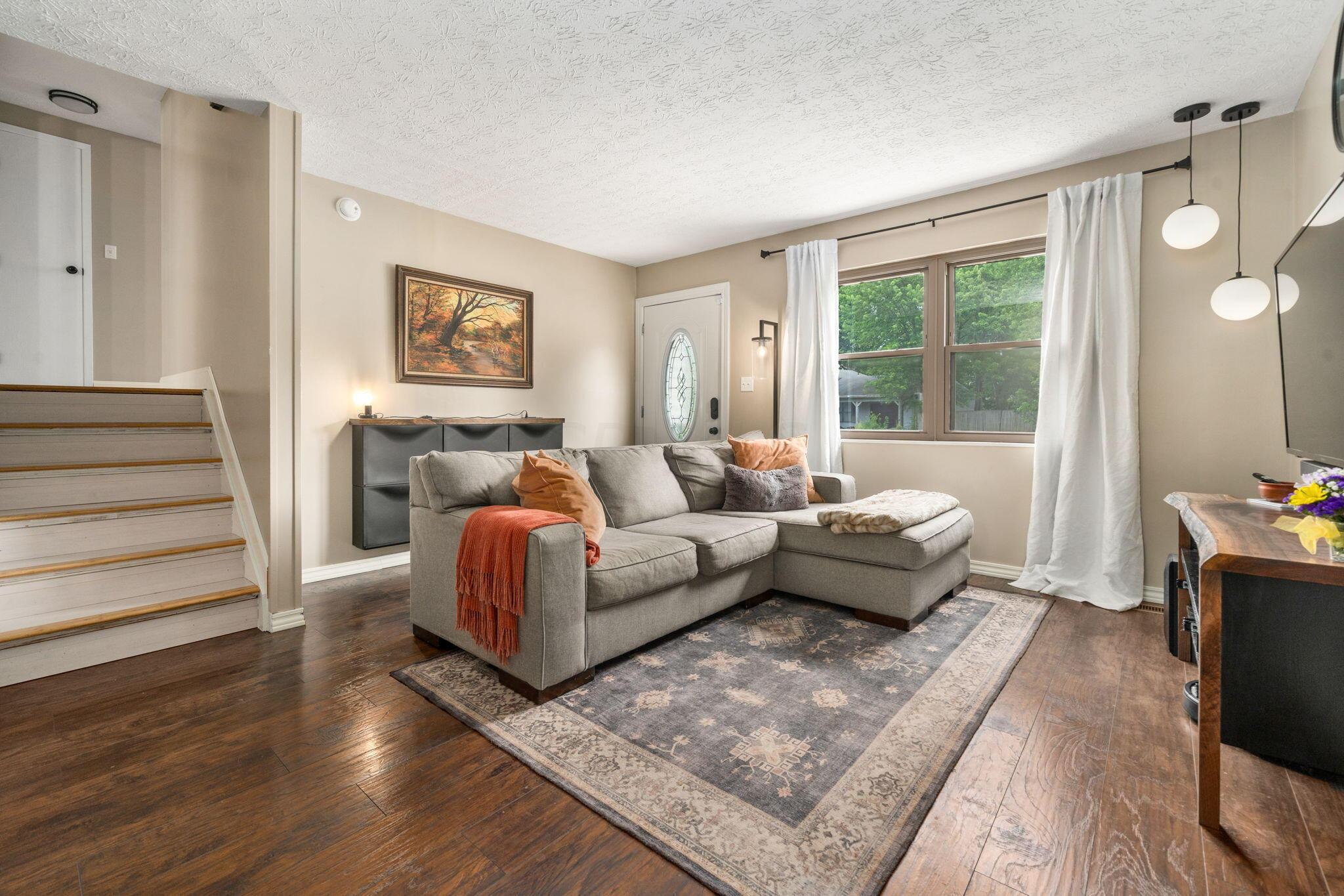 4895 Dunlap Road Columbus, OH 43229 - Photo 3 of 51 Living Room