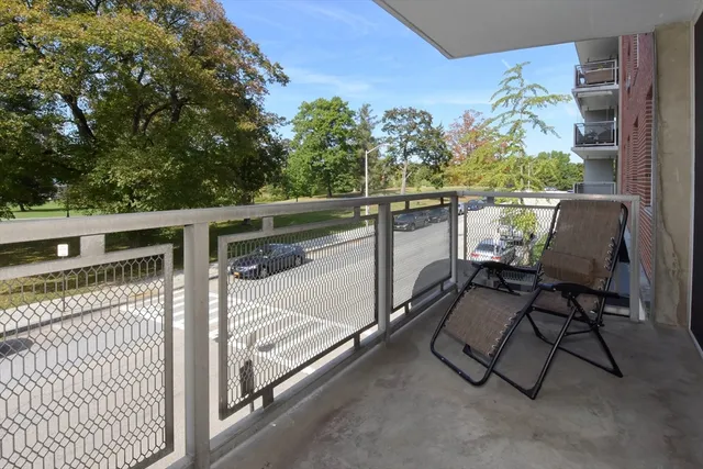 $375,000 | 80 Salisbury Street, Unit 206, Worcester, MA 01609