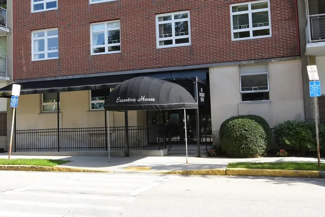 $375,000 | 80 Salisbury Street, Unit 206, Worcester, MA 01609