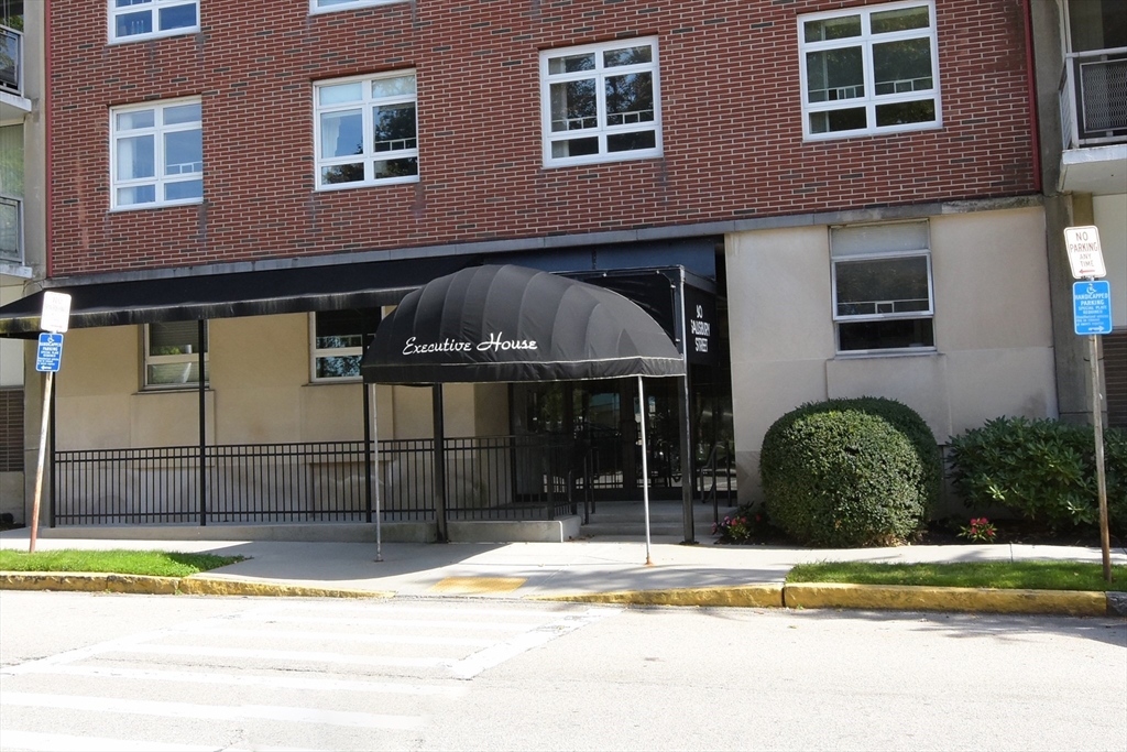 80 Salisbury Street, Unit 206 Worcester, MA 01609 - Photo 2 of 32