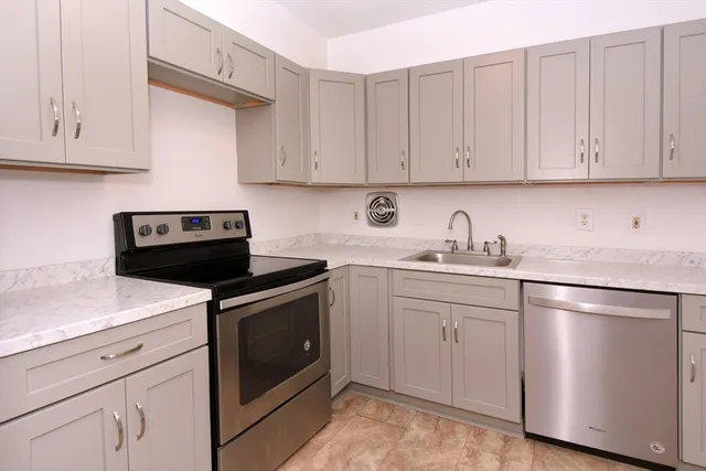 $375,000 | 80 Salisbury Street, Unit 206, Worcester, MA 01609