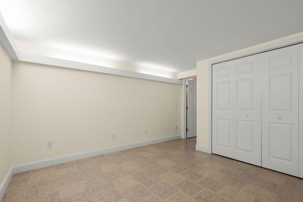 379 Monomoscoy Road Mashpee, MA 02649 - Photo 17 of 42 IMG_2242